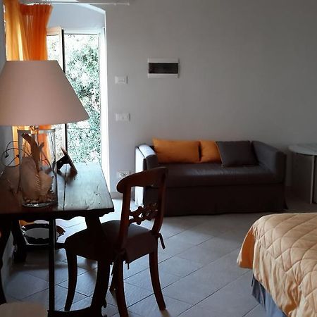 Le Sirene Bed & Breakfast เตลลาโร ภายนอก รูปภาพ