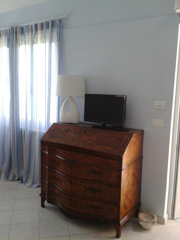 Le Sirene Bed & Breakfast เตลลาโร ห้อง รูปภาพ