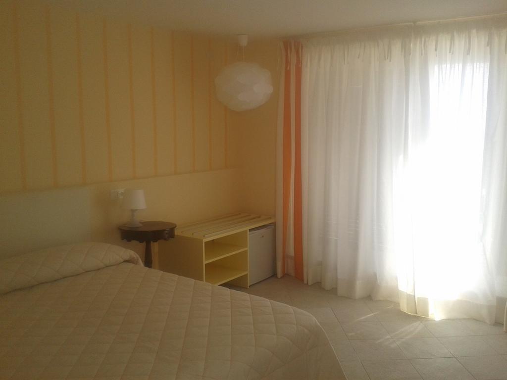 Le Sirene Bed & Breakfast เตลลาโร ภายนอก รูปภาพ
