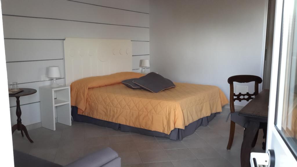 Le Sirene Bed & Breakfast เตลลาโร ภายนอก รูปภาพ